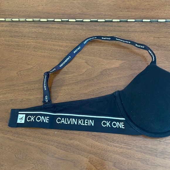 Calvin Klein Women's Constant Convertible Strap Lightly Lined Demi Bra - Picture 4 of 11